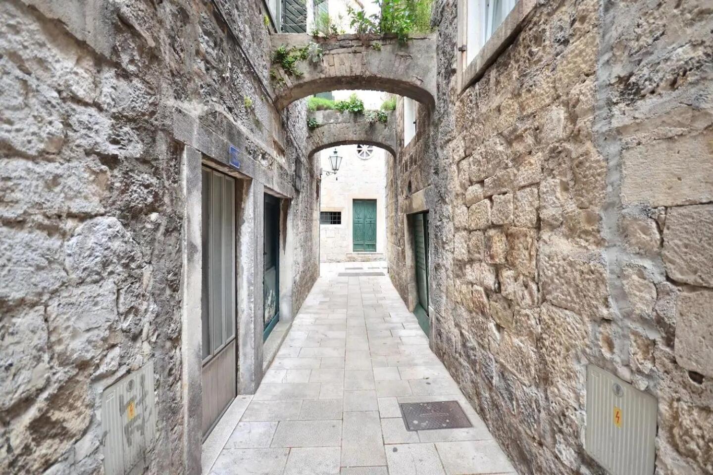 Apartment Toma Omiš Zewnętrze zdjęcie
