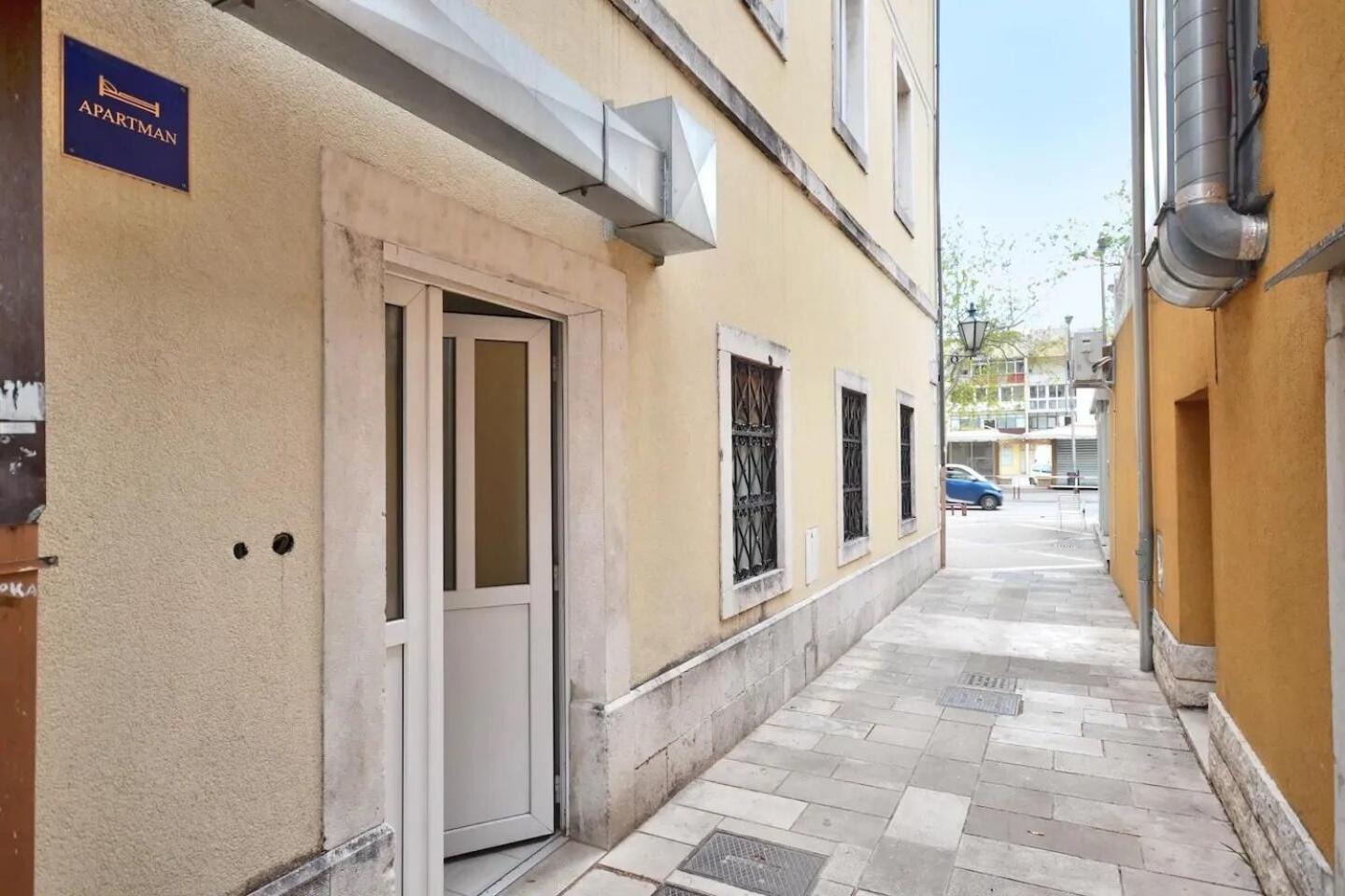 Apartment Toma Omiš Zewnętrze zdjęcie